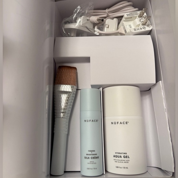 NWOT Nuface Silk Creme firming & Brightening Activator and Applicator Brush - Picture 1 of 2